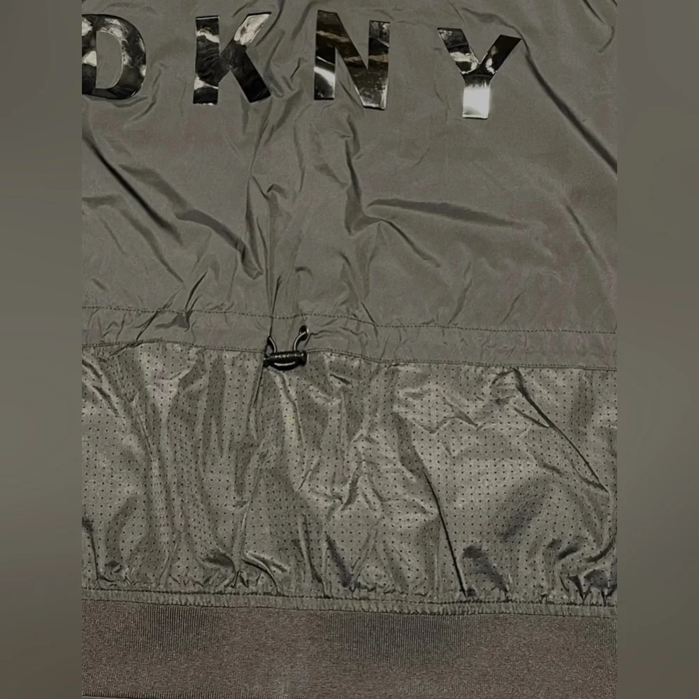DKNY SPORT ZIP-UP WINDBREAKER JACKET LOGO DRAWSTRING UNISEX BLACK COLOR SZ LARGE